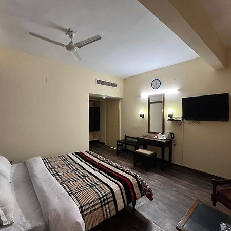 Gautam Hotel Varanasi Exterior photo