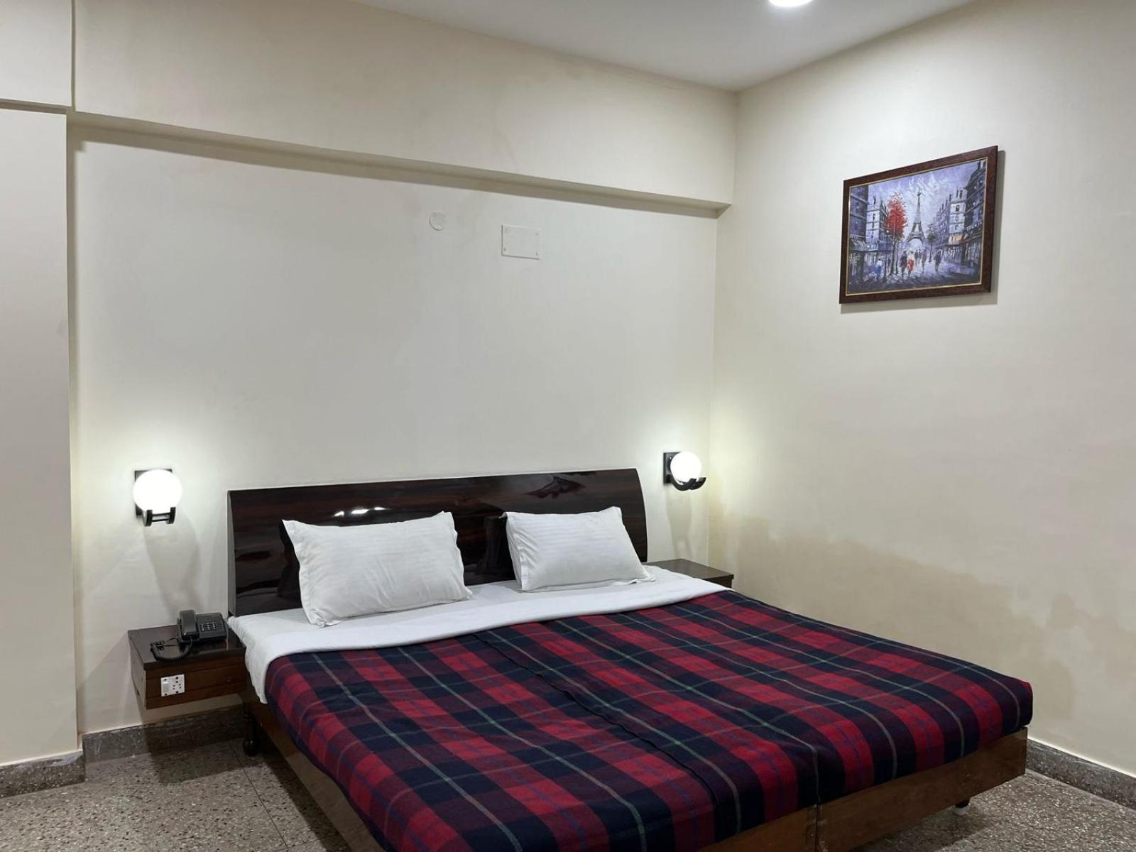 Gautam Hotel Varanasi Exterior photo