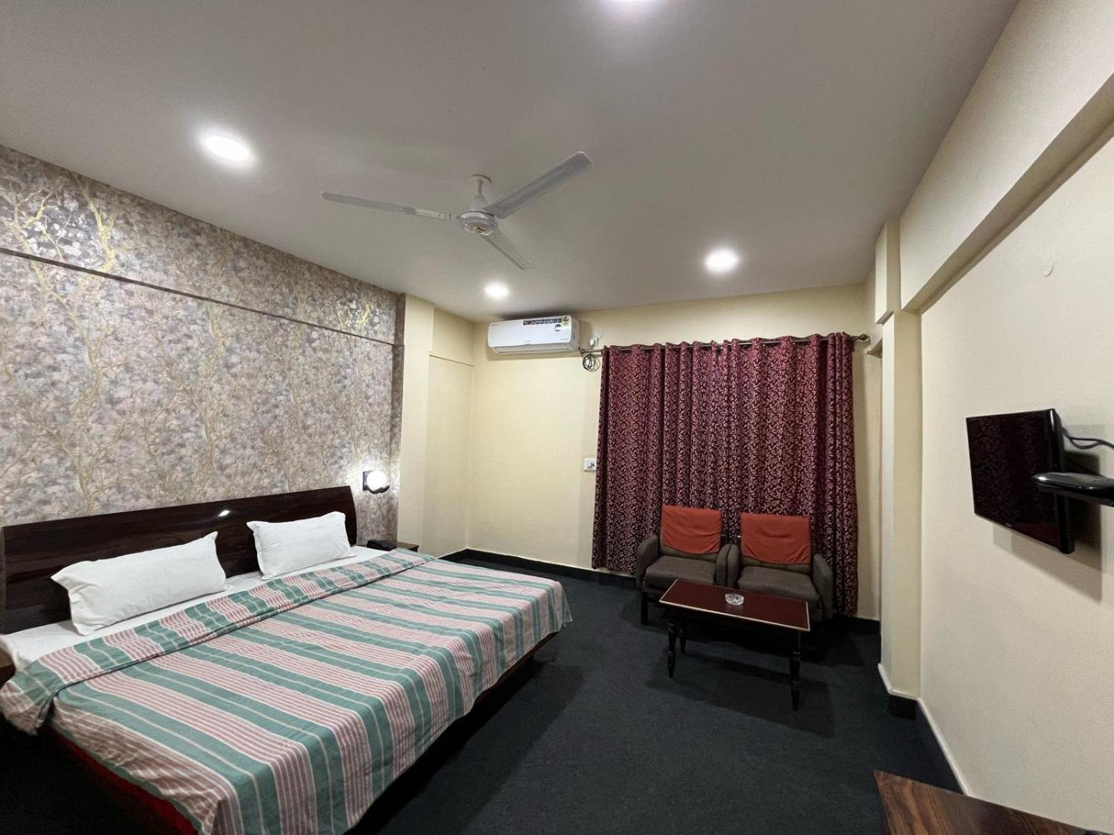 Gautam Hotel Varanasi Exterior photo