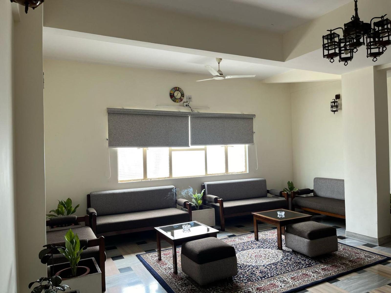 Gautam Hotel Varanasi Exterior photo