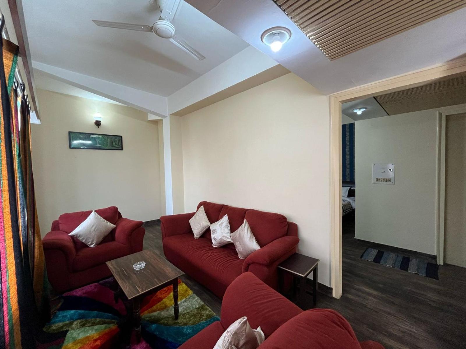 Gautam Hotel Varanasi Exterior photo