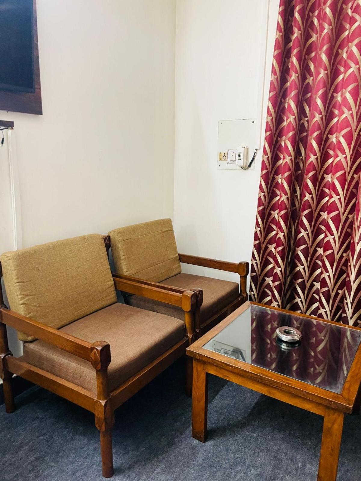 Gautam Hotel Varanasi Exterior photo